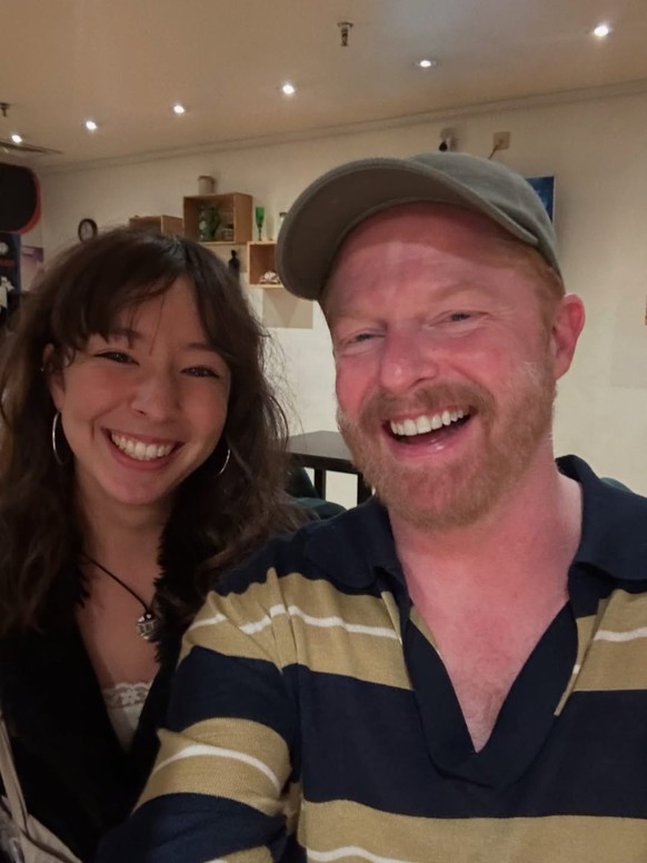 Jesse Tyler Ferguson und Aubrey Anderson-Emmons

https://www.instagram.com/p/DLZE5XaNJV5/