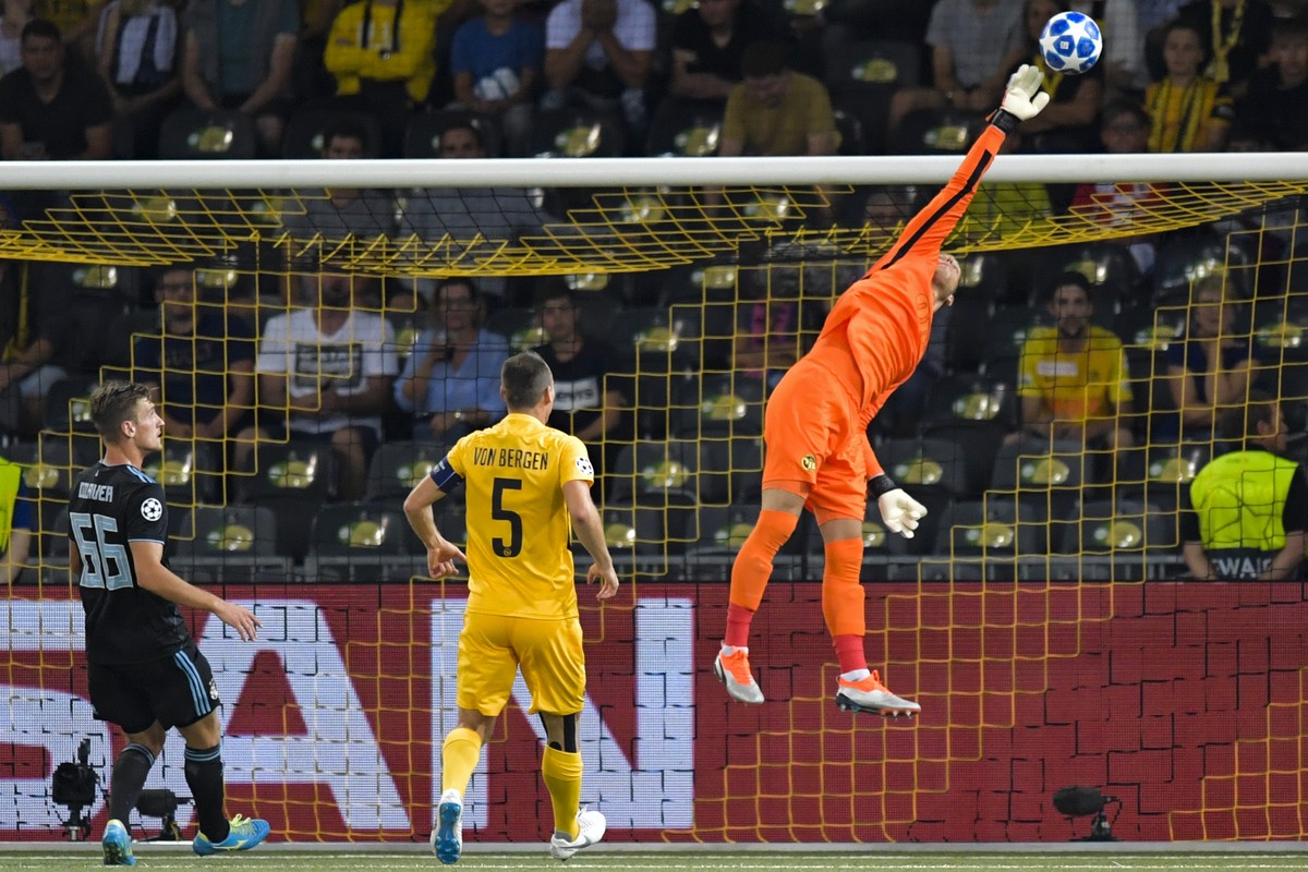 YB goalkeeper David Von Ballmoos in action during the UEFA Champions League playoff match between Switzerland's BSC Young Boys and Croatia's GNK Dinamo Zagreb, in the Stade de Suisse Stadium ...