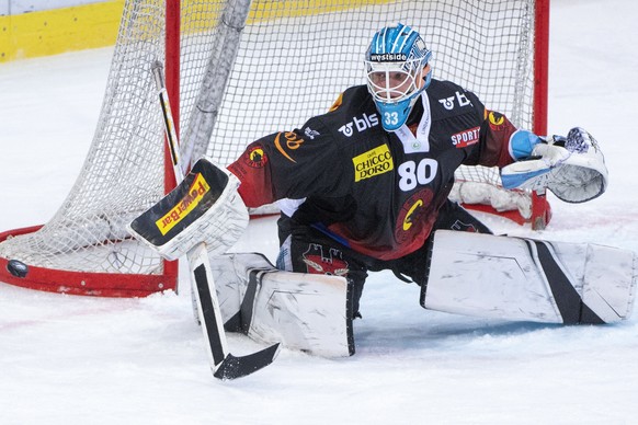 Berns Goalie Tomi Karhunen waehrend dem Meisterschaftsspiel der National League zwischen dem SC Bern und dem HC Davos, am Freitag, 29. November 2019, in der Postfinance Arena in Bern. (KEYSTONE/Marcel ...