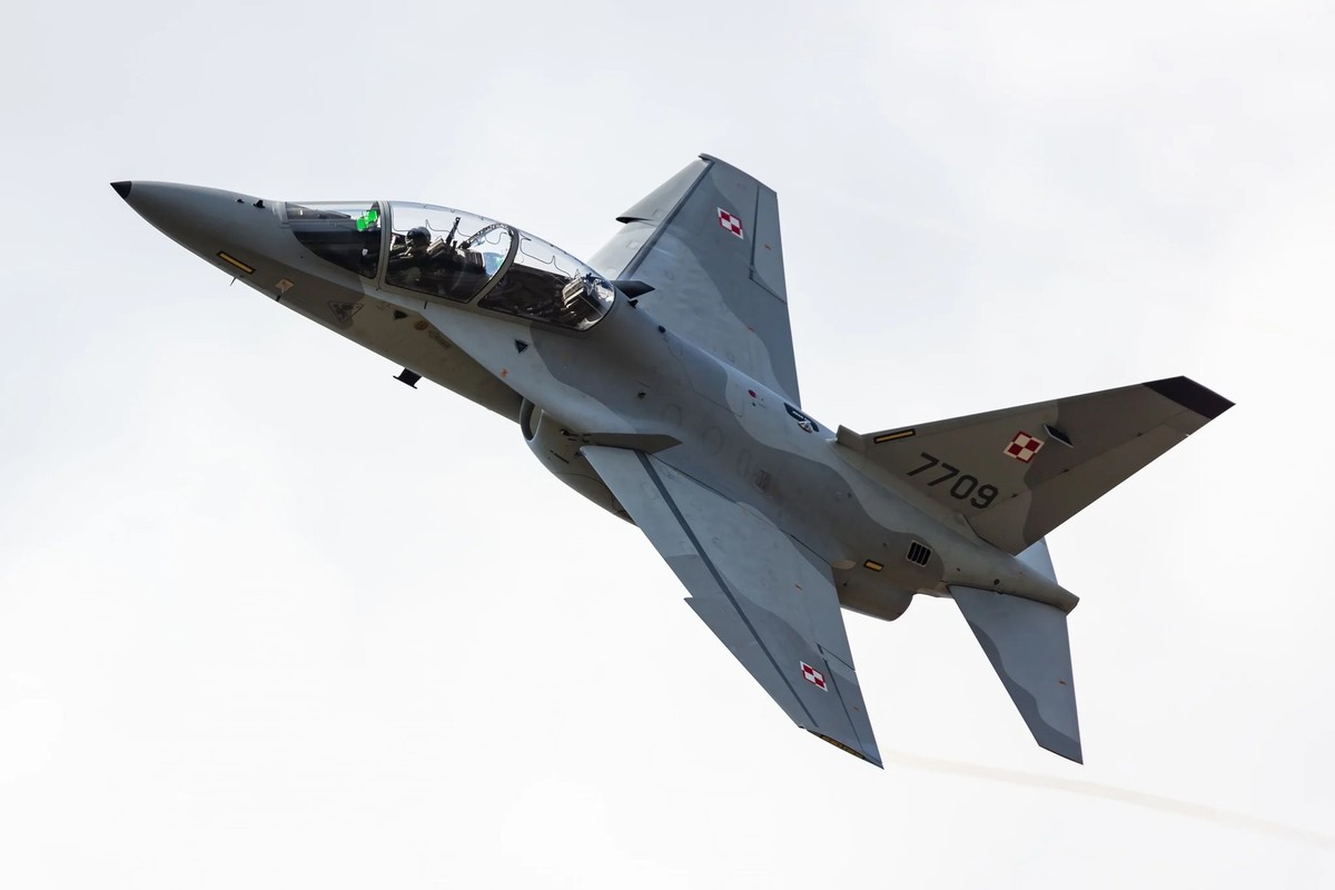 Un jet Leonardo M-346 de l'armée de l'air polonaise.