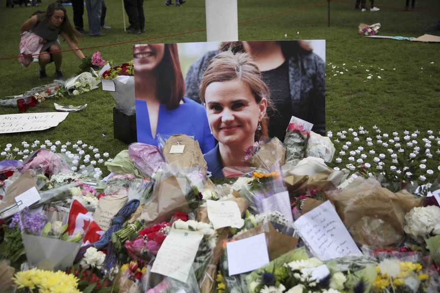 Grossbritannien trauert: Blumen für die ermordete Abgeordnete Jo Cox.