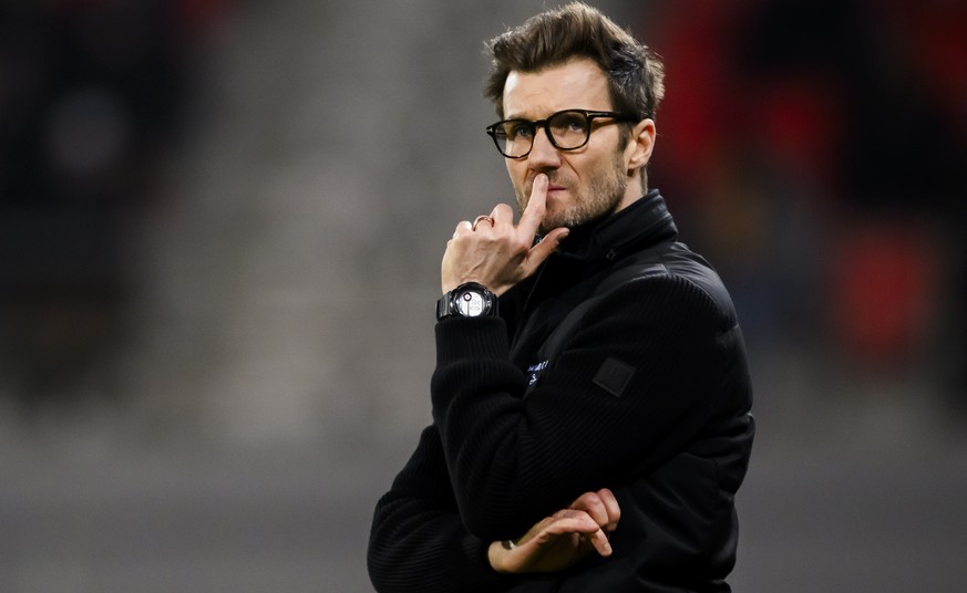 L?entraineur bernois Raphael Wicky reagit lors de la rencontre des quarts de finale de la Coupe de Suisse de football entre FC Sion et BSC Young Boys le jeudi 29 fevrier 2024 au stade de Tourbillon a  ...