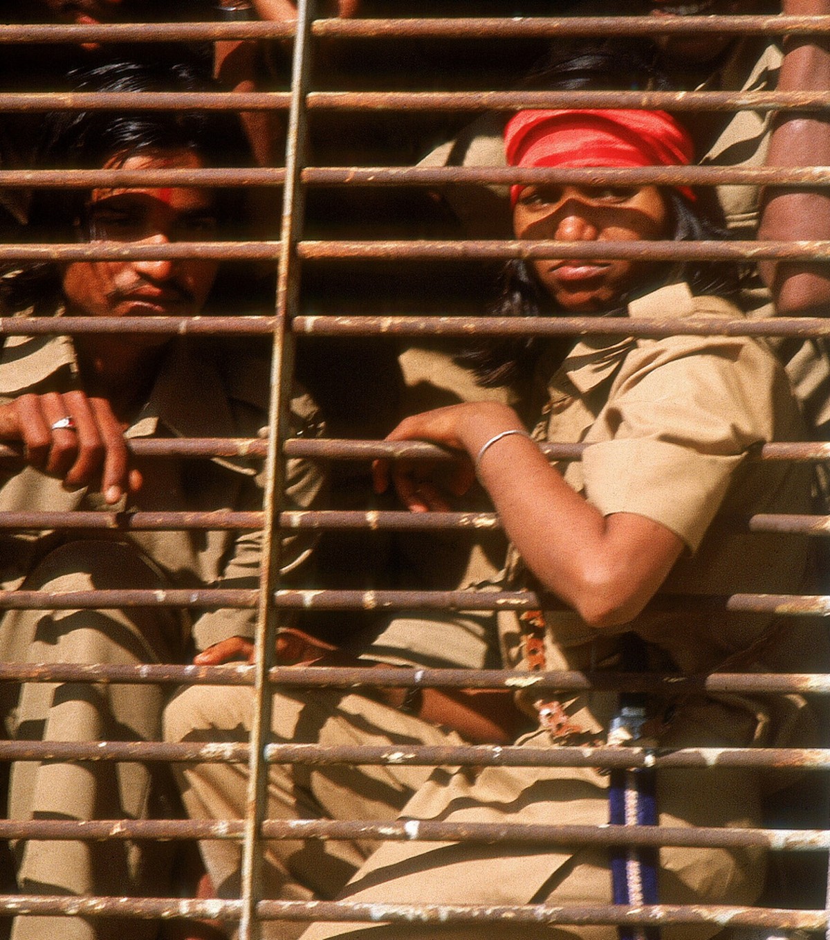 Phoolan Devi auf dem Weg ins Gefängnis in Gwalior.