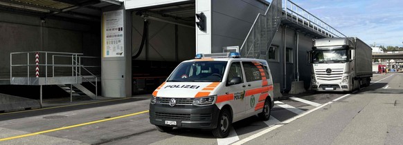 Kontrolle Lastwagen LKW Polizei Schaffhausen
