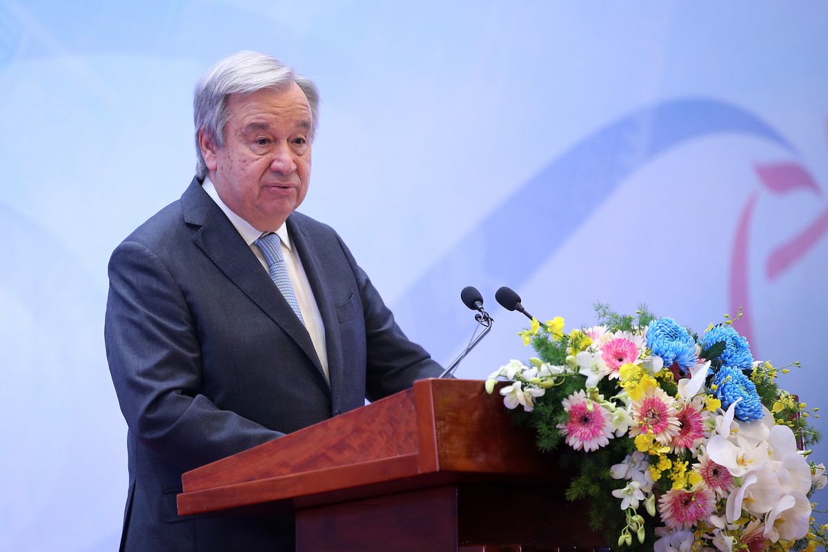 epa10257220 United Nations Secretary-General Antonio Guterres delivers a speech during a ceremony commemorating the 45th anniversary of Vietnam's accession to the United Nations at the Internatio ...