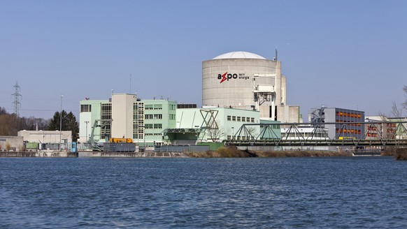 ARCHIV - ZUM TAGESGESCHAEFT DER WINTERSSESSION UEBER DAS AKW BEZNAU AM DONNERSTAG, 13. DEZEMBER 2018, STELLEN WIR IHNEN FOLGENDES THEMENBILD ZUR VERFUEGUNG - Nuclear power plant Beznau I and II with t ...