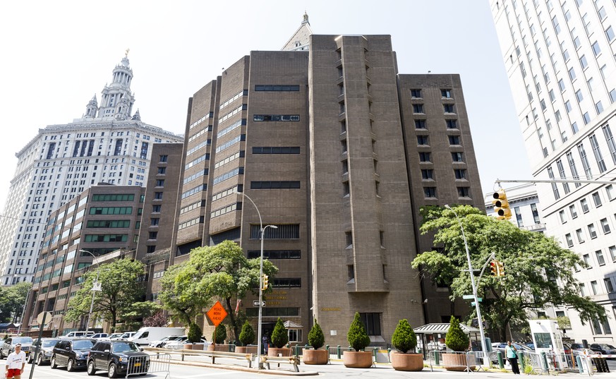 epa07775260 A view of the Metropolitan Correctional Center, the prison where the US financier Jeffrey Epstein was found dead in his jail cell on 10 August 2019, in New York, New York, USA, 15 August 2 ...