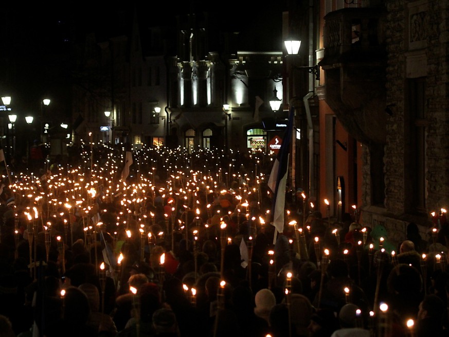 In Estland sind am Samstag zahlreiche Menschen gegen die Regierung auf die Strasse gegangen. (Archiv-/Symbolbild)