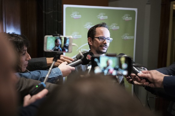 Balthasar Glaettli, GP-ZH, Fraktionchef, gibt vor Medienleuten die Empfehlungen der Gruenen Fraktion fuer die Bundesratswahl ab, am Dienstag, 4. Dezember 2018 am Rand der Wintersession der Eidgenoessi ...