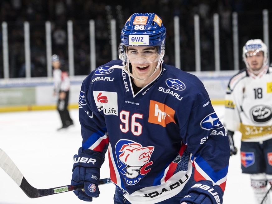 Zuerichs Tim Berni freut sich nach seinem 4:3 Tor im Eishockeyspiel der National League zwischen den ZSC Lions und dem HC Ambri-Piotta am Samstag, 28. September 2019, im Zuercher Hallenstadion. (KEYST ...