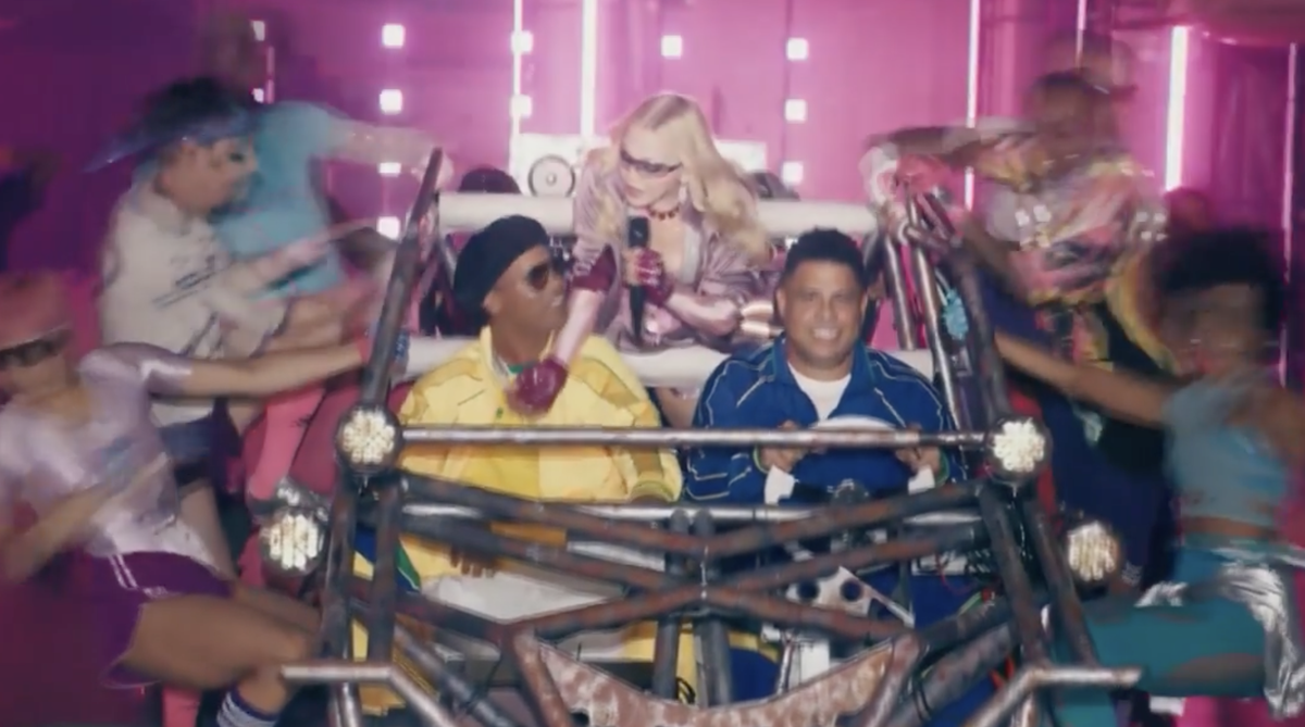 Attention les yeux, Madonna arrive!