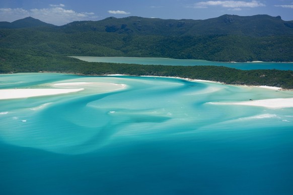 Aerial view of Whitehaven Beach, Whitsunday Islands, Queensland, Australia PUBLICATIONxINxGERxSUIxAUTxHUNxONLY RUNF02261