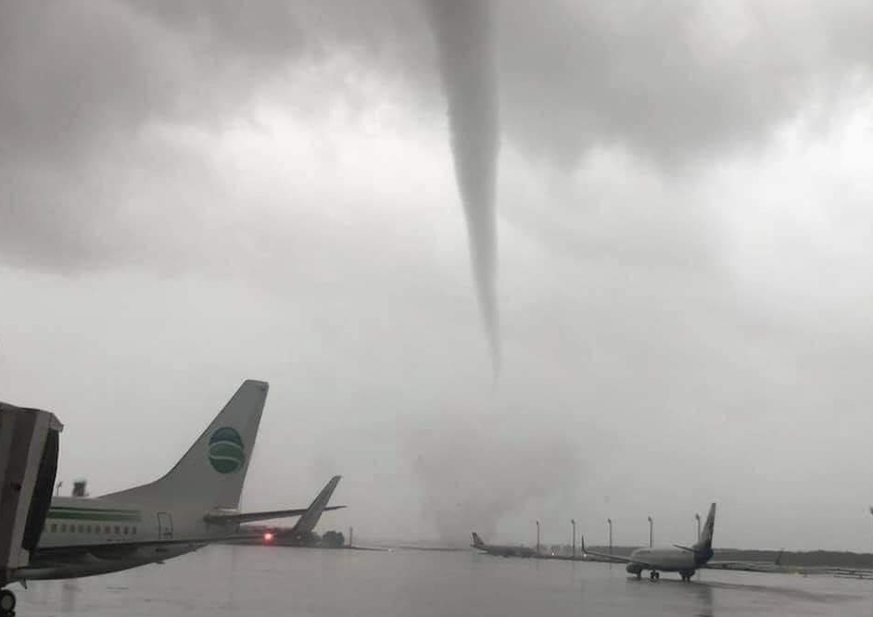 Der Tornado fegte direkt über das Vorfeld des Flughafens Antalya.&nbsp;