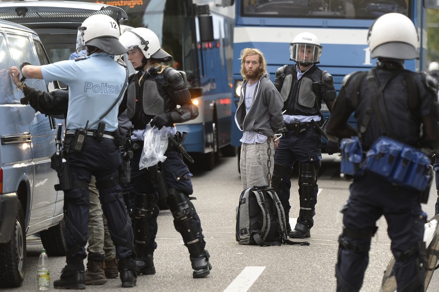 Die Stadpolizei verhaftet zwei Labitzke-Aktivisten