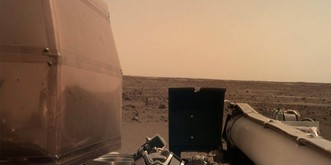 Marssonde erfolgreich gelandet: Das erste Bild von InSight ist da