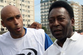 Edinho (links) und Pelé.