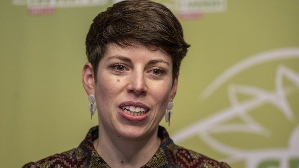 Lisa Mazzone, Praesidentin, von der Gruenen Partei spricht an einem Point de Presse zum Urteil des Europaeischen Gerichtshof fuer Menschenrechte, EGMR, am Dienstag, 9. April 2024, in Bern. Der EGMR ha ...