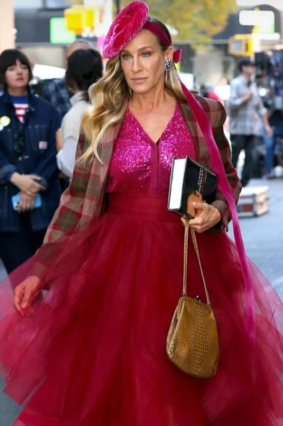 Carrie Royal look