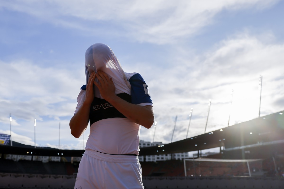 Grasshopper Florian Hoxha reagiert nach dem Meisterschaftsspiel der Super League zwischen dem Grasshopper Club Zuerich und dem FC Lausanne Sport am Montag, den 1. April 2024, im Letzigrund Stadion in  ...