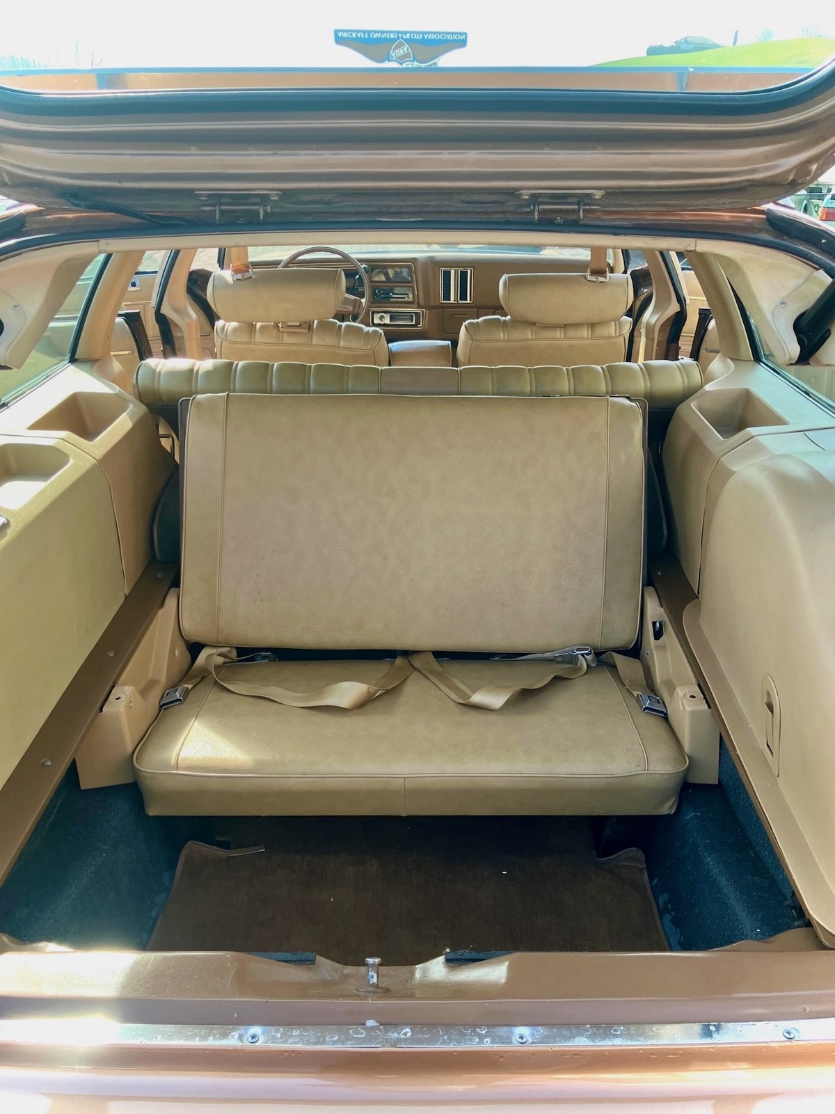 1976 Chevrolet Malibu Wagon 

https://www.autoscout24.ch/de/d/chevrolet-malibu-20321548?slide=13