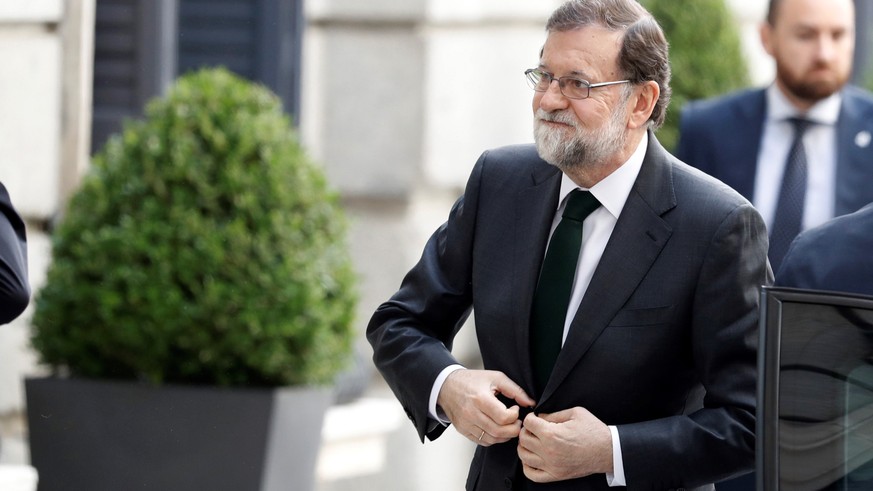 Misstrauensvotum Spaniens Regierungschef Rajoy gesteht seine