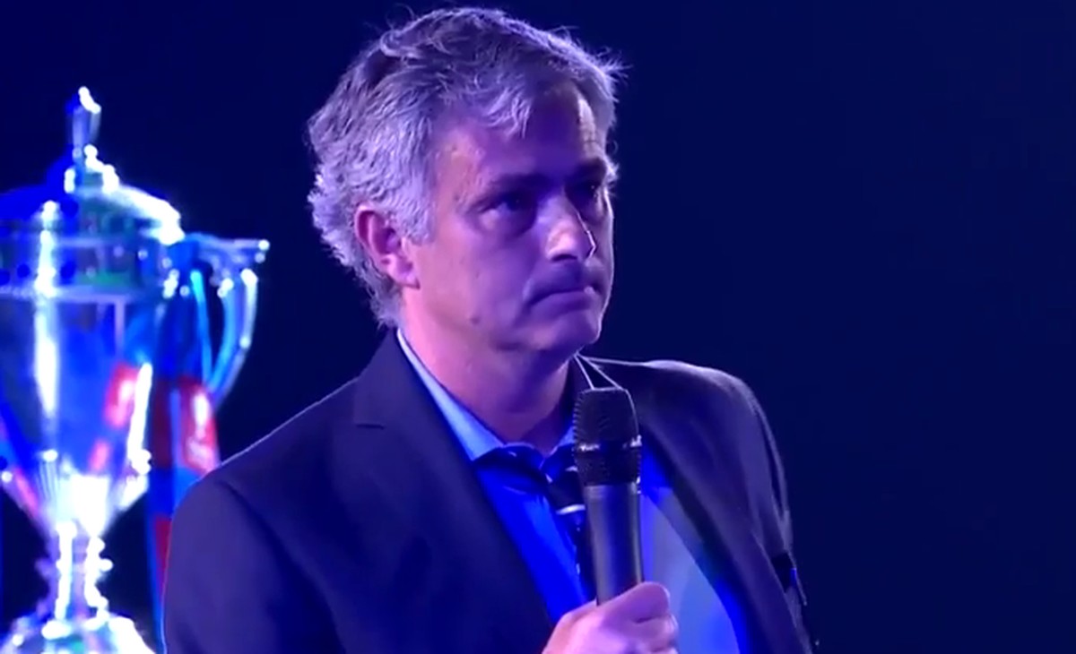 José Mourinho präsentiert sich bei der Chelsea-Meisterfeier in absoluter Hochform.