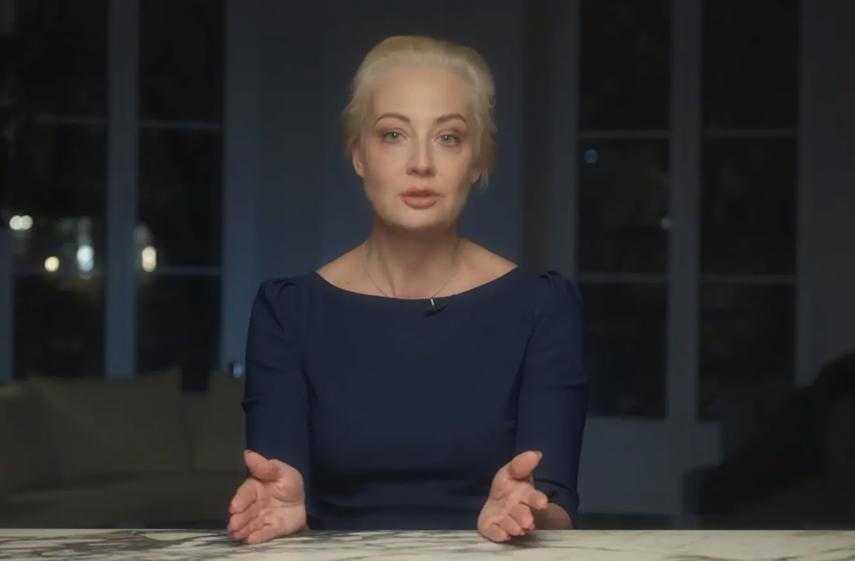 Julia Navalnaya dans son message vidéo au monde : Elle veut continuer le combat de son mari assassiné.
