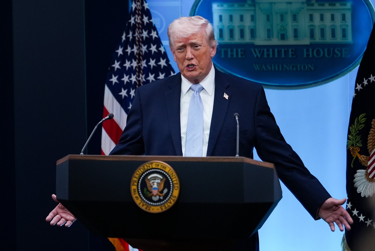 President Donald Trump speaks with reporters in the James Brady Press Briefing Room at the White House, Monday, April 6, 2026, in Washington. (AP Photo/Julia Demaree Nikhinson)
Trump