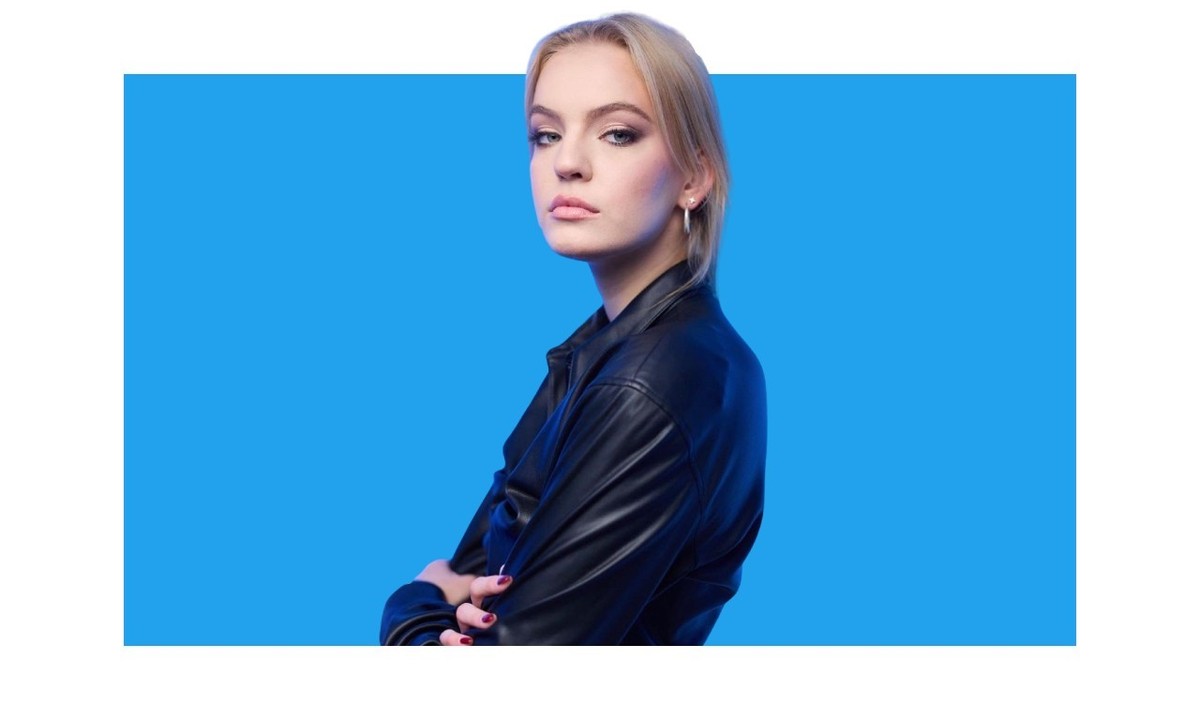 Dasha Nalvanaïa, fille de l'opposant Alexeï Navalny décédé le 16 février, est bien décidée à reprendre le combat de son père contre le régime de Vladimir Poutine.