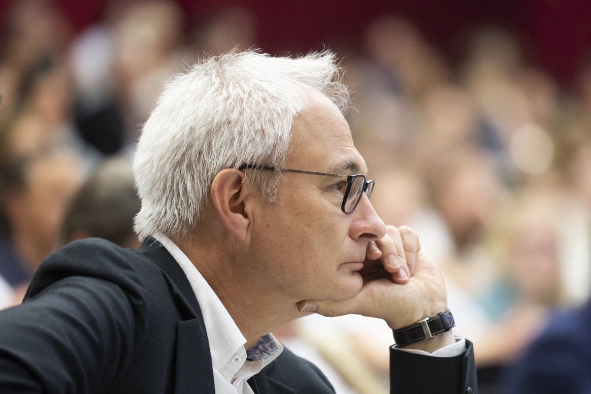 Bernhard Pulver, VR-Praesident Insel Gruppe, waehrend einem Anlass zum Internationalen Tag der Pflege, am Montag, 12. Mai 2025 im Inselspital in Bern. Beim Anlass wurden aktuelle und kuenftige Herausf ...