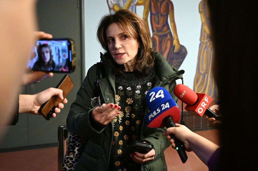 ABD0014_20240125 - KREMS - ÖSTERREICH: ZU APA0078 VOM 25.1.2024 - Verteidigerin Astrid Wagner am Donnerstag, 25. Jänner 2024, anl. einer Anhörung von Josef F. bezüglich Verlegung vom Maßnahmen- in den ...
