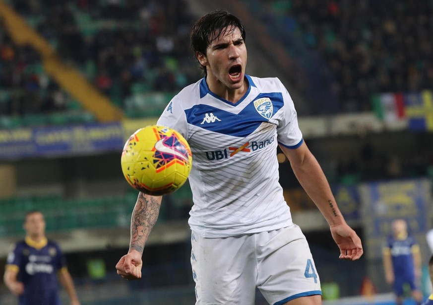 Brescia&#039;s Sandro Tonali reacts during the Italian Serie A soccer match between Verona and Brescia at the Bentegodi stadium in Verona, Italy, Sunday, Nov. 3, 2019. (Simone Venezia/ANSA via AP)