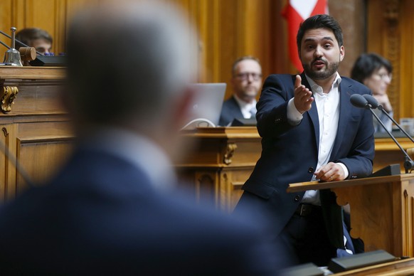 Cedric Wermuth (SP-AG) beantwortet eine Frage waehrend einer Debatte im Nationalrat, waehrend der Sommersession der Eidgenoessischen Raete, am Dienstag, 6. Juni 2017 in Bern. (KEYSTONE/Peter Klaunzer)