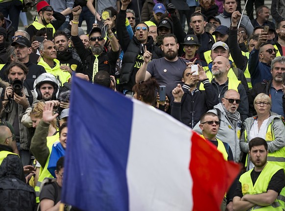 Am 26. Protestsamstag in Folge gab es grössere Demonstrationen in Lyon im Osten Frankreichs und in Nantes im Westen. Die &quot;Gelbwesten&quot; fordern mehr soziale Gerechtigkeit. (Bild vom 6. April)