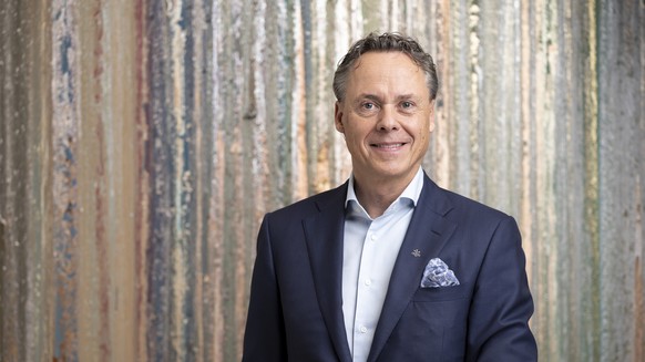 AVIS --- ZU RALPH HAMERS, CEO UBS, STELLEN WIR IHNEN FOLGENDES NEUES PORTRAIT ZUR VERFUEGUNG. WEITERE BILDER FINDEN SIE AUF visual.keystone-sda.ch --- Ralph Hamers, CEO der UBS Group AG, portraitiert  ...