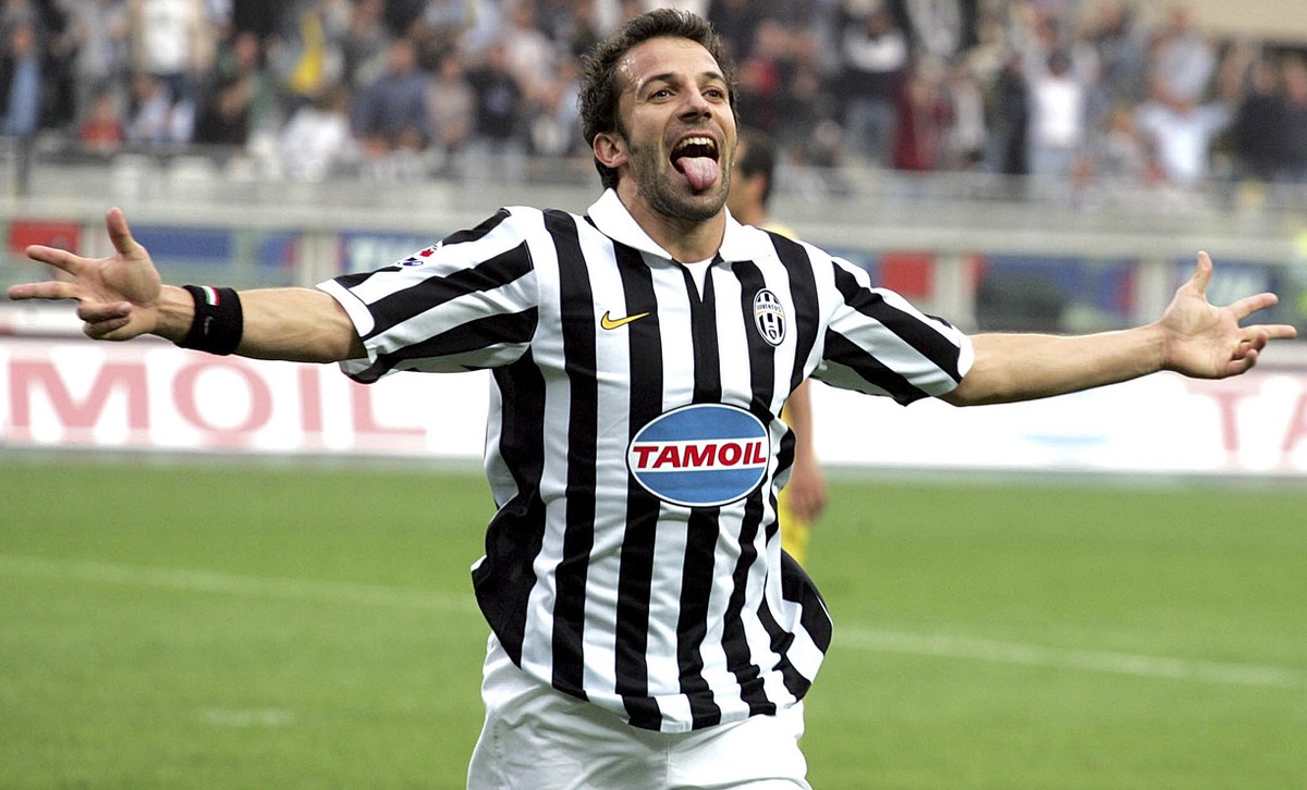 Juventus star forward Alessandro del Piero celebrates scoring his career's 200th goal during an Italian second division soccer match between Juventus and Frosinone in Turin, Italy, Saturday, Oct. ...
