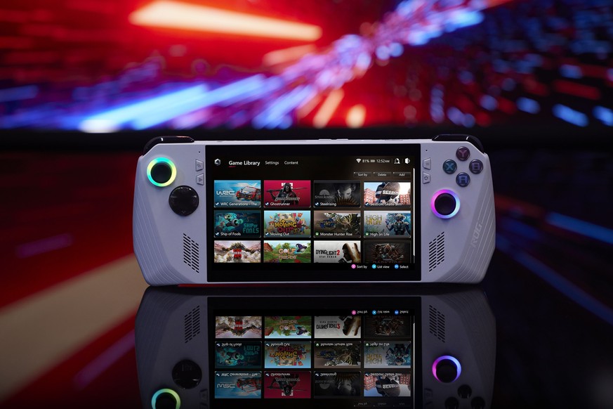 Full game library on the go: Thanks to Windows 11, the Asus machine is compatible with a wide variety of gaming platforms.