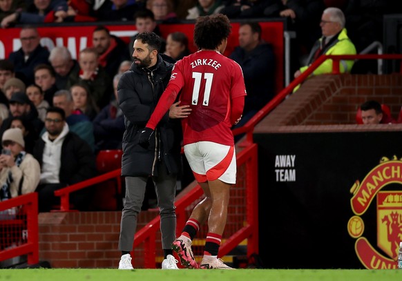 epa11799363 Joshua Zirkzee of Manchester United is taken off by manager Ruben Amorim in the first half during the English Premier League match between Manchester United and Newcastle United in Manches ...