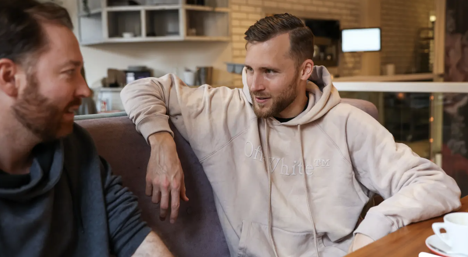 Silvan Widmer im Gespräch mit Etienne Wuillemin.