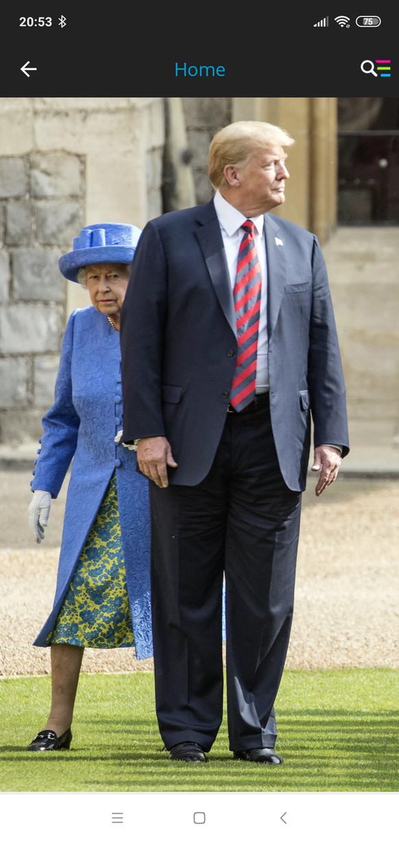 Diese 12 US-Präsidenten hat Queen Elizabeth schon getroffen – errätst du, wer fehlt?
Ja nicht vor der queen gehen und ihr den rücken zudrehen.... Hiess es heute bei watson in den benimmregeln für el p ...