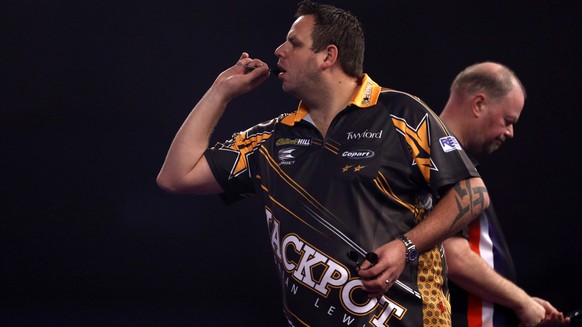 Lewis bodigte Altmeister Raymond van Barneveld mit 6:3.