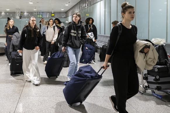 Switzerland&#039;s players arrive at Malaga-Costa del Sol Airport, in Malaga, Spain, after flying from Zurich, Switzerland, Monday, February 19, 2024. The Swiss national soccer team trains in Spain fr ...
