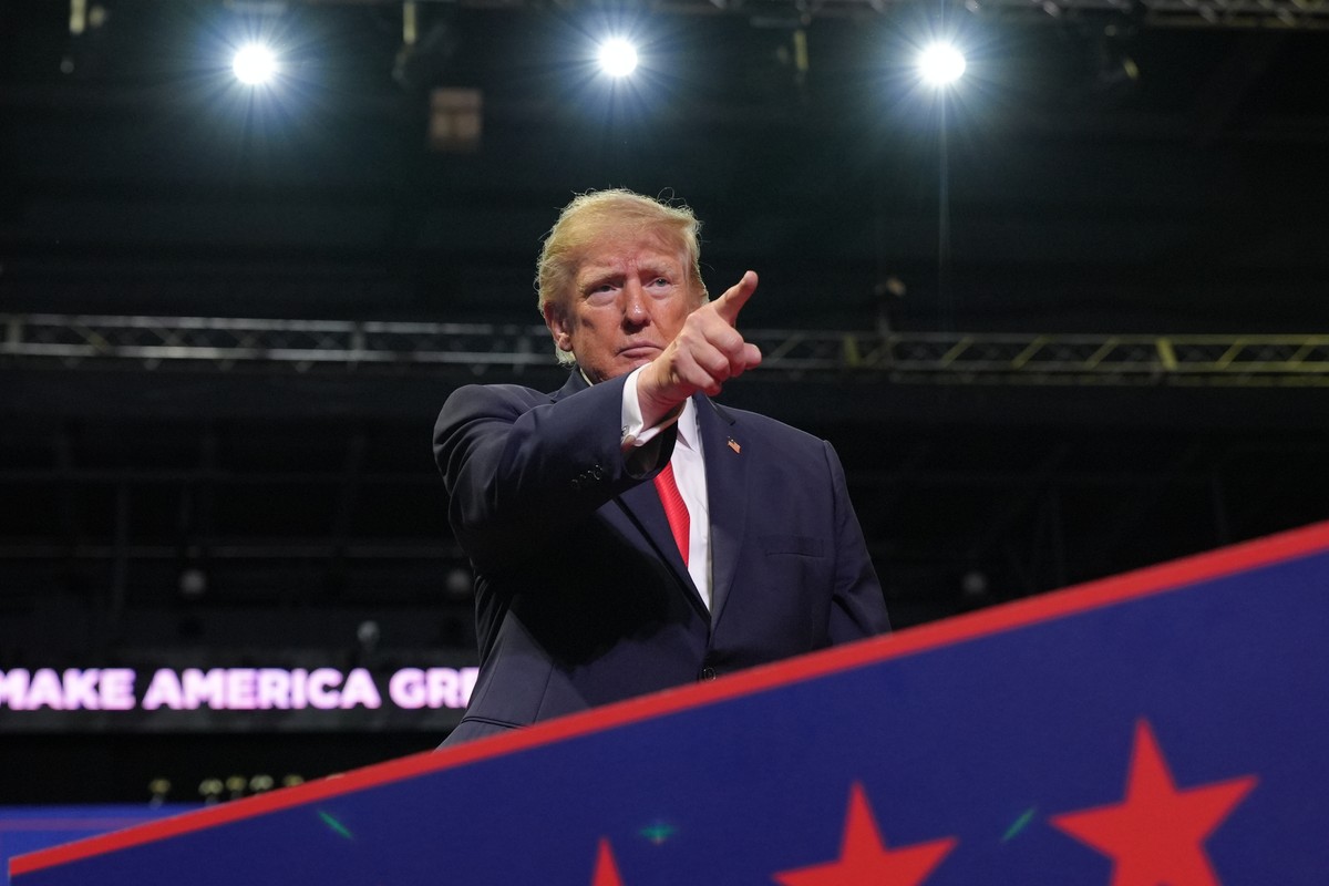 President Donald Trump attends a campaign rally at the Covelli Centre, in Youngstown, Ohio, Monday, Oct. 12, 2026. (AP Photo/Jacquelyn Martin)
Donald Trump