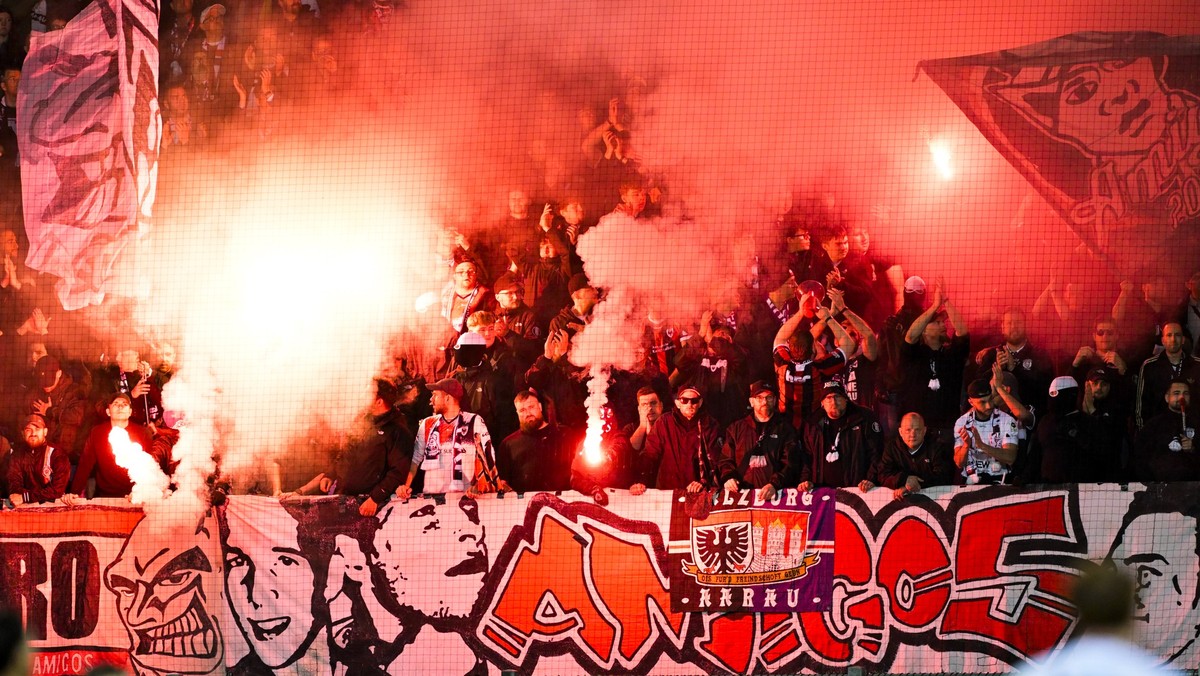 Aarau Fans im Fussball Challenge League Spiel zwischen dem FC Vaduz und dem FC Aarau, am Montag, 11. Mai 2026, im Rheinpark Stadion in Vaduz. (KEYSTONE/Gian Ehrenzeller)