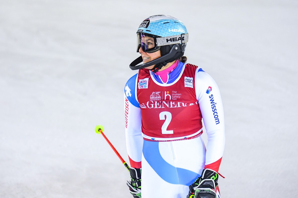 epa08835646 Wendy Holdener of Switzerland reacts in the finish area after the second run of the Women's Slalom race at the FIS Alpine Skiing World Cup in Levi, Finland, 22 November 2020. EPA/KIMM ...
