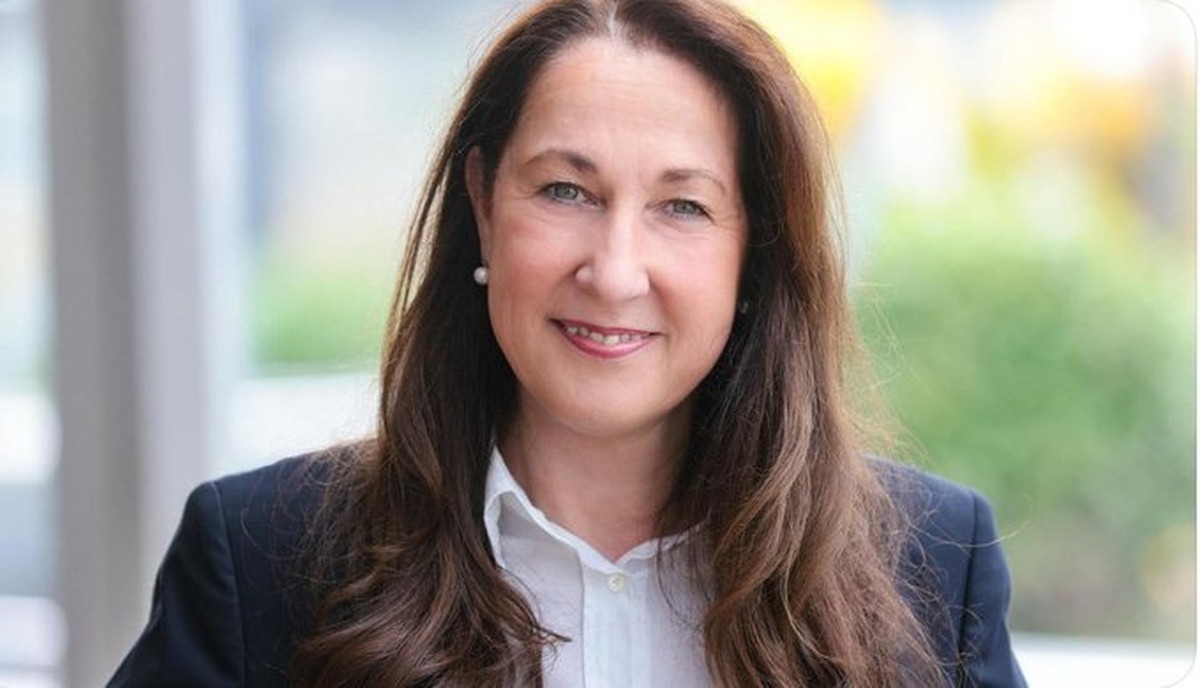 Iris Stalzer