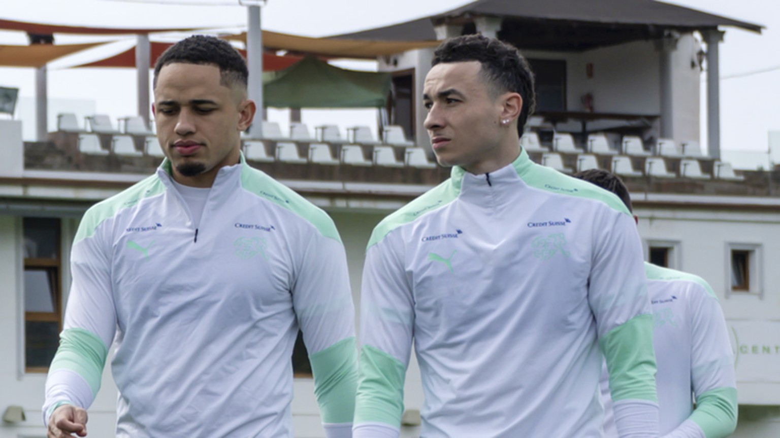 Manuel Akanji, Djibril Sow, Noah Okafor und Ruben Vargas, von links, beim Training der Schweizer Fussballnationalmannschaft im Trainingslager im Marbella Football Center, Spanien, am Dienstag, 22. Mae ...