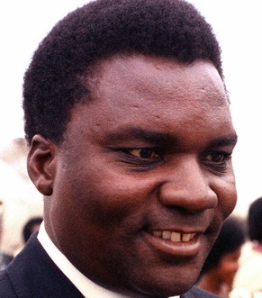 Juvénal Habyarimana (Bild) wurde 1973 Präsident, nachdem er seinen Cousin Grégoire Kayibanda gestürzt hatte.