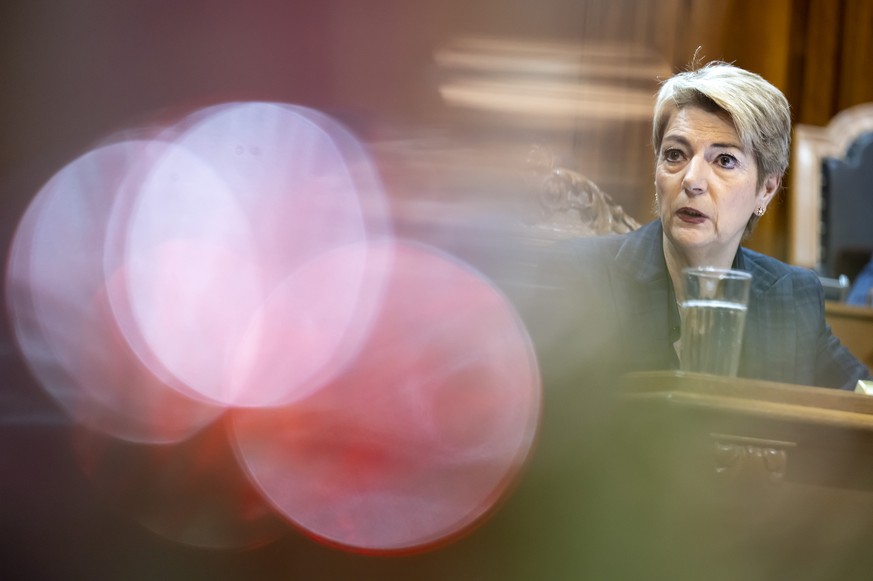 Bundespraesidentin Karin Keller-Sutter spricht waehrend der Wintersession der Eidgenoessischen Raete, am Mittwoch, 10. Dezember 2025 im Staenderat in Bern. (KEYSTONE/Anthony Anex)