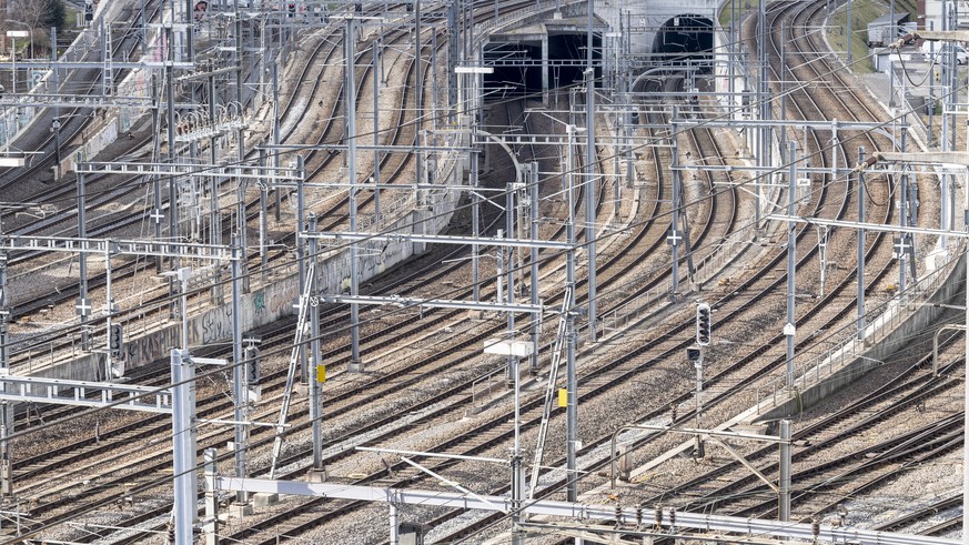 Blick auf die Gleise der SBB in Richtung Hauptbahnhof, aufgenommen am Montag, 8. Februar 2021 in Zuerich. (KEYSTONE/Ennio Leanza)